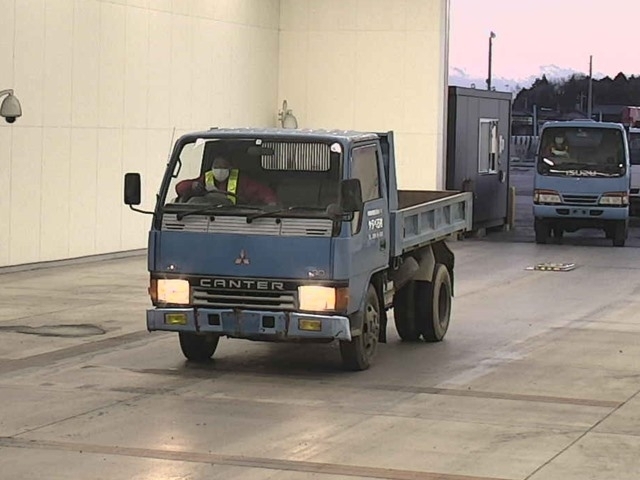MITSUBISHI CANTER