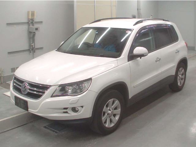 VOLKSWAGEN TIGUAN 4WD