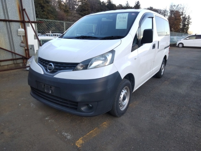 NISSAN NV200 2WD
