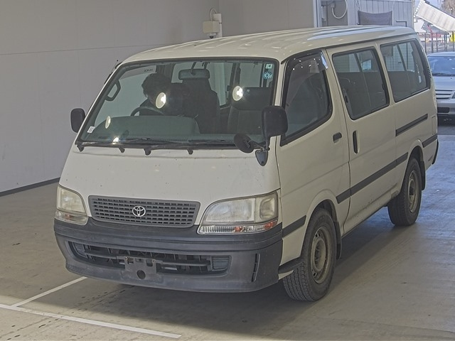TOYOTA HIACE