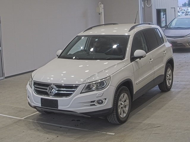 VOLKSWAGEN TIGUAN  Wagon .4WD