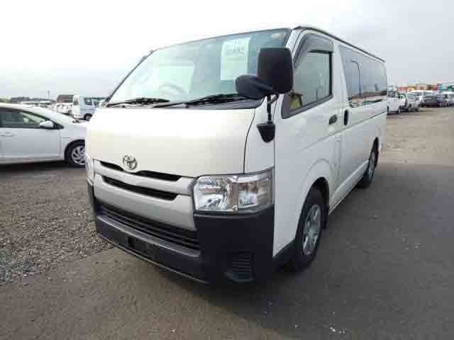 TOYOTA HIACE
