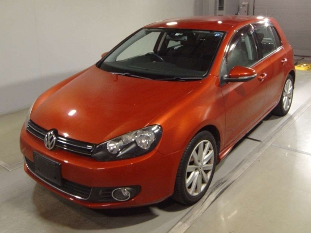 VOLKSWAGEN GOLF TSI High Line