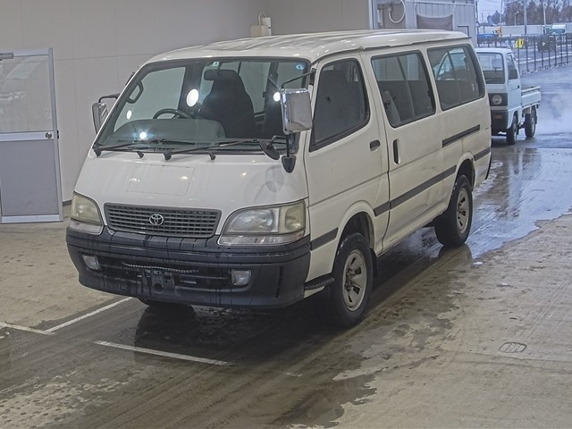 TOYOTA HIACE DX
