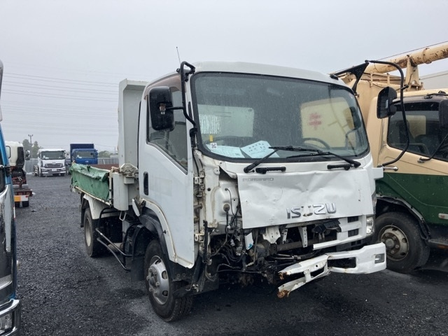 ISUZU FORWARD DUMP TRUCK 4 TON