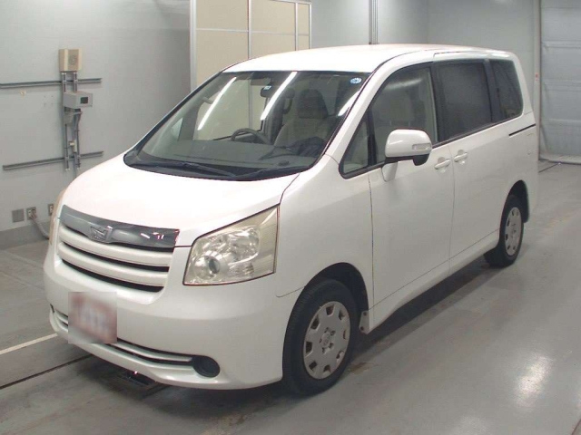 TOYOTA NOAH X L Selection 4WD