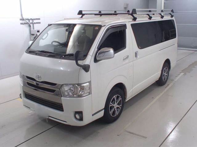 TOYOTA HIACE VAN