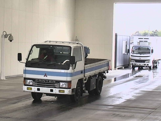 MITSUBISHI CANTER