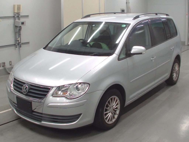 VOLKSWAGEN GOLF TOURAN