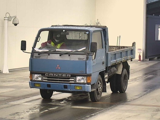 MITSUBISHI CANTER