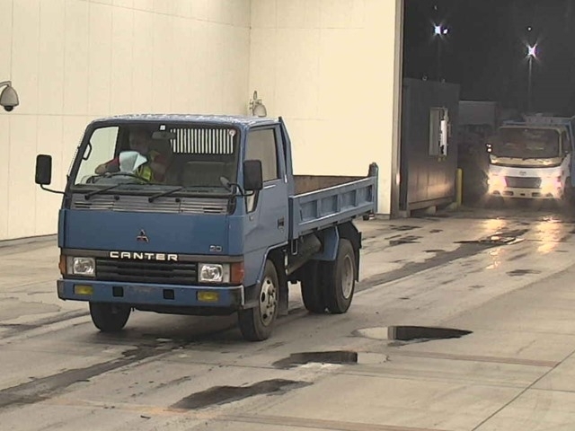 MITSUBISHI CANTER DUMP