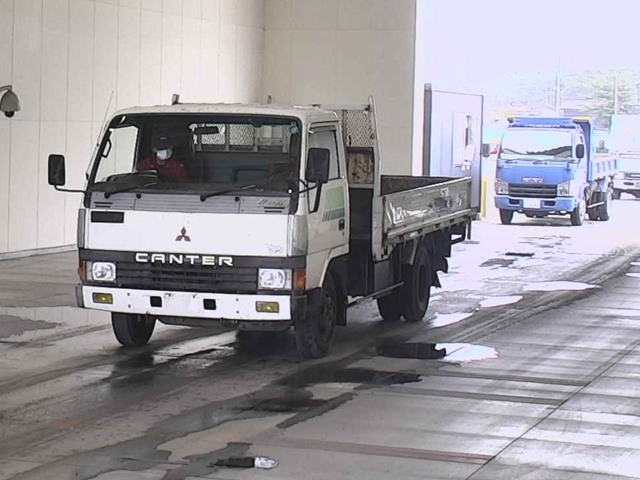 MITSUBISHI CANTER GILA