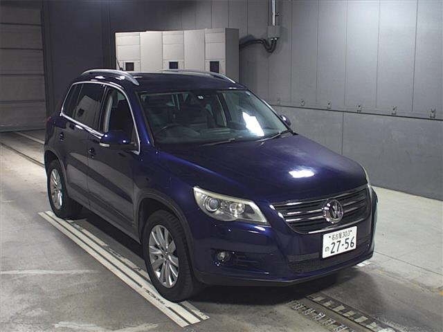 VOLKSWAGEN TIGUAN 4WD Sports & Style