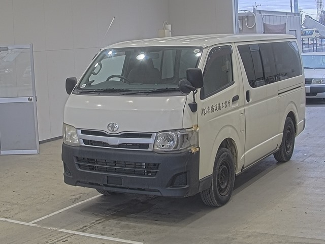 TOYOTA HIACE VAN