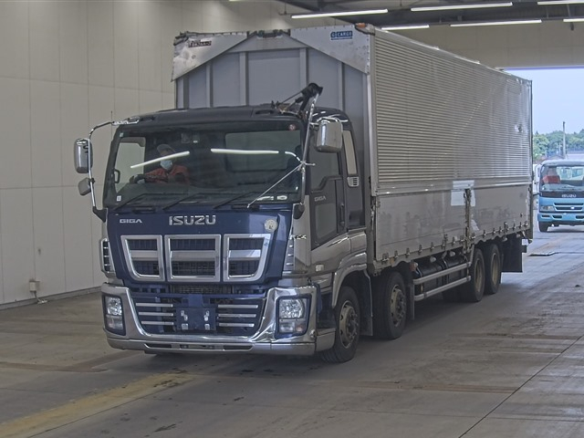 ISUZU GIGA