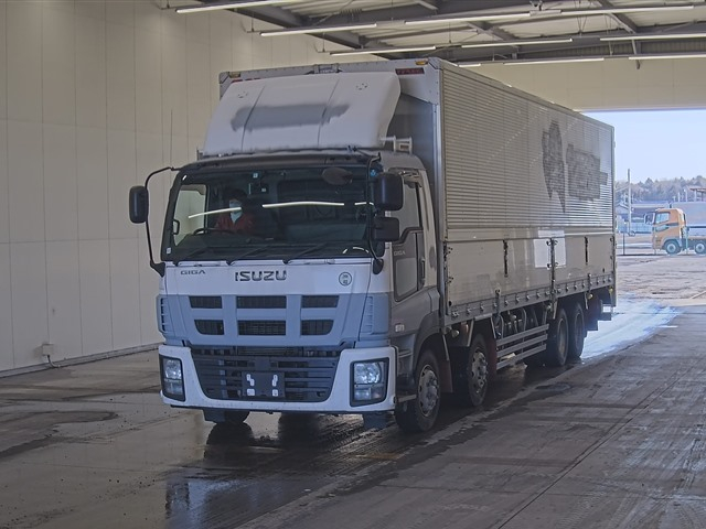 ISUZU GIGA WING TRUCK