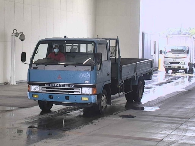 MITSUBISHI CANTER Gila