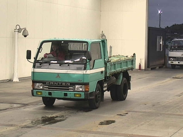 MITSUBISHI CANTER