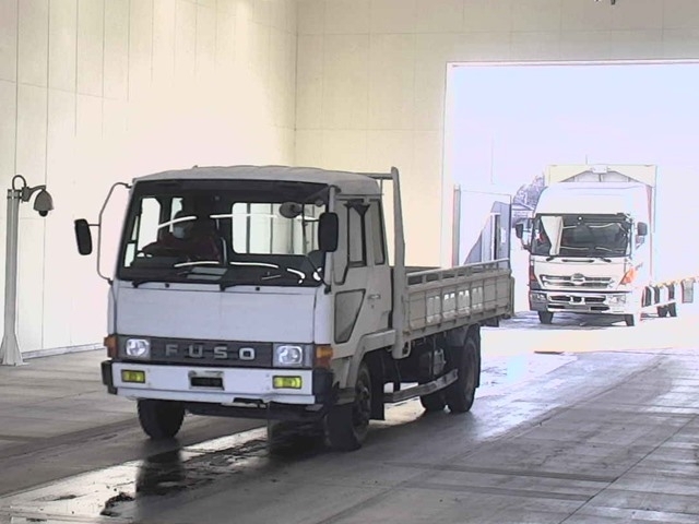 MITSUBISHI FUSO FIGHTER GILA