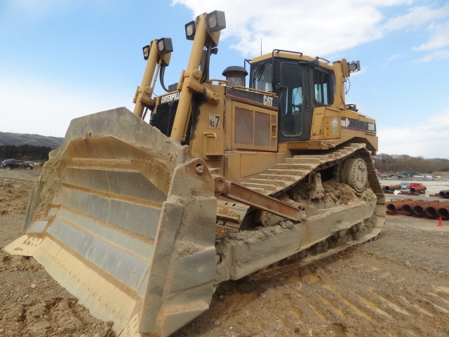 CATERPILLAR DOZER