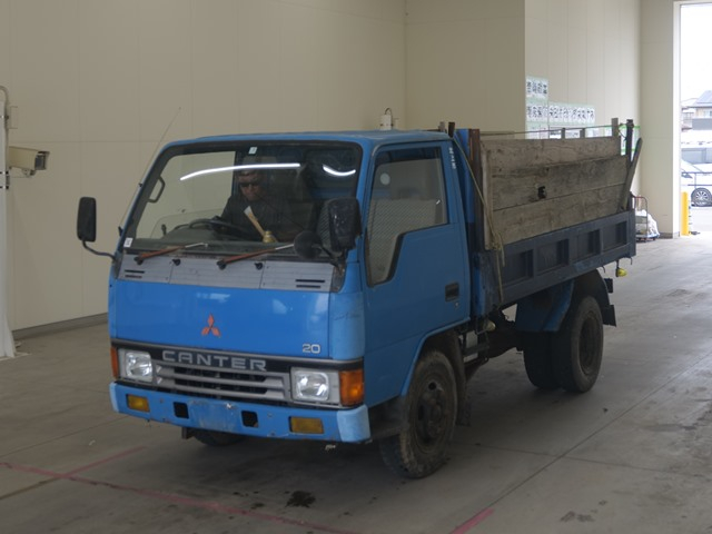 MITUSBISHI CANTER