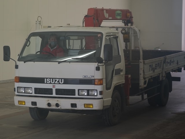 ISUZU ELF Gila . Crane 3 Dan