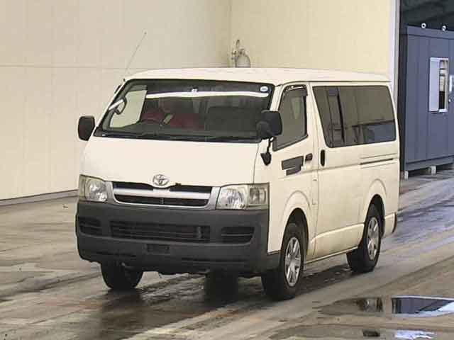 TOYOTA HIACE