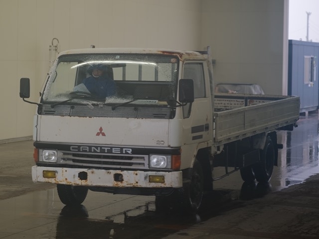MITSUBISHI CANTER Gila