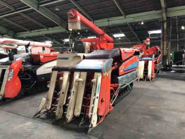 KUBOTA RICE HARVESTER
