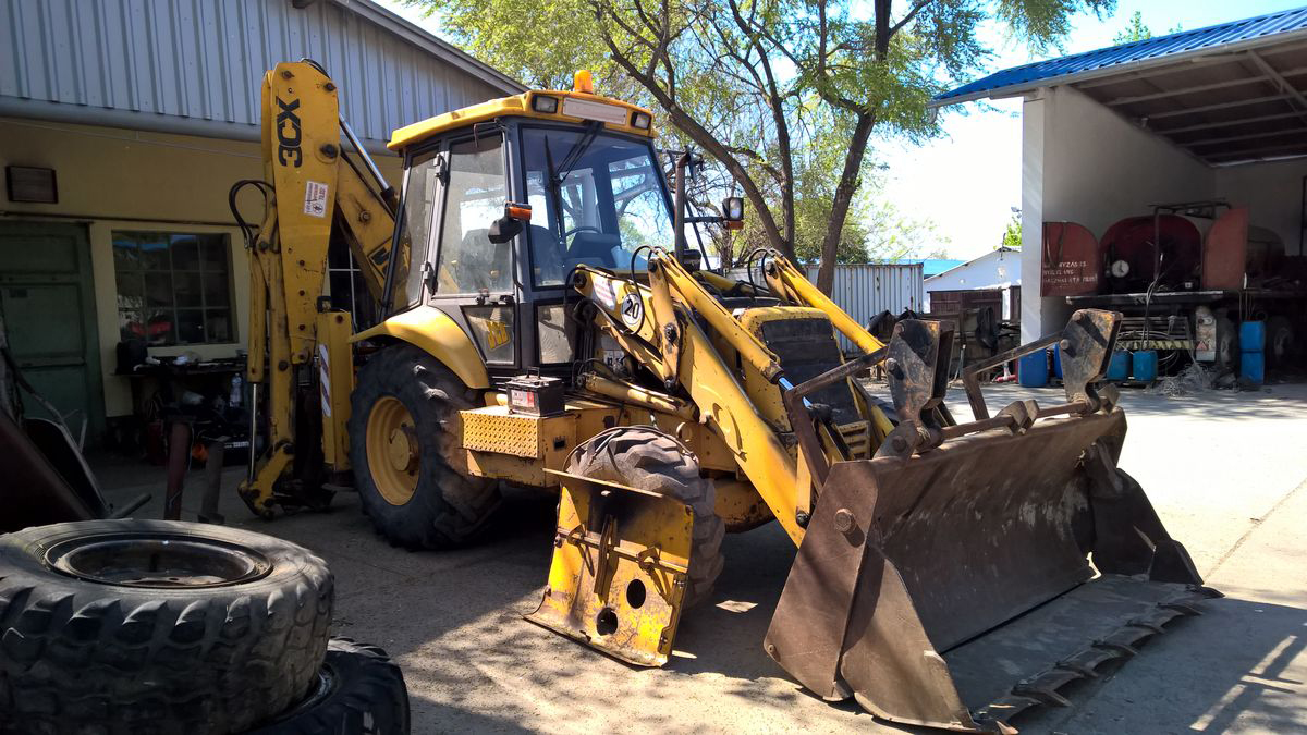 JCB BACKHOE LOADER