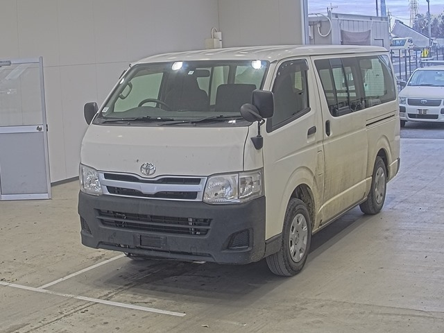 TOYOTA HIACE DX
