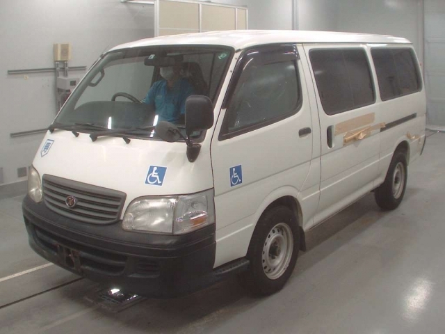 TOYOTA  HIACE Deluxe