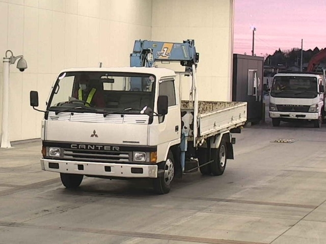 MITSUBISHI CANTER