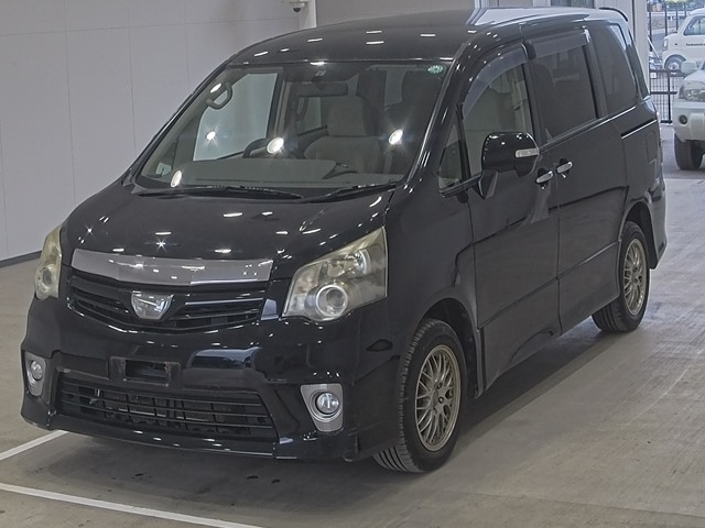 TOYOTA NOAH Wagon .4WD