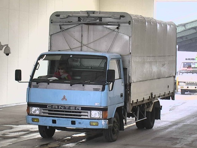 MITSUBISHI CANTER
