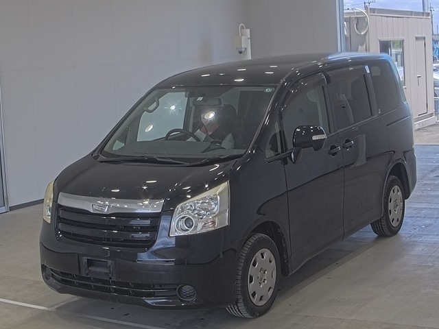TOYOTA NOAH Wagon .4WD