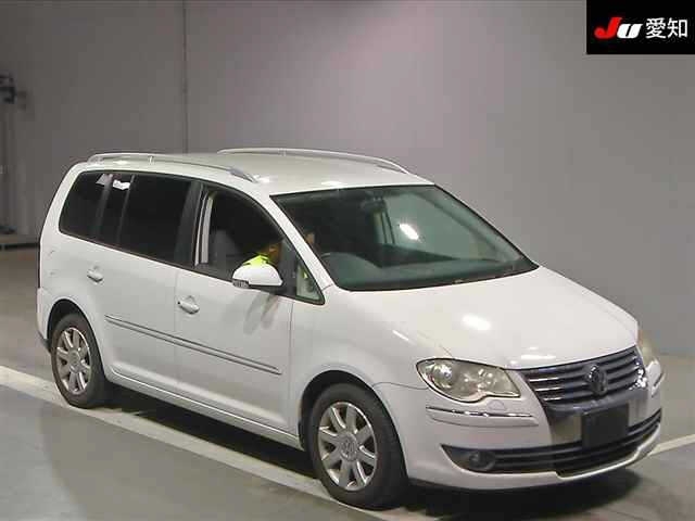 VOLKSWAGEN GOLF TOURAN
