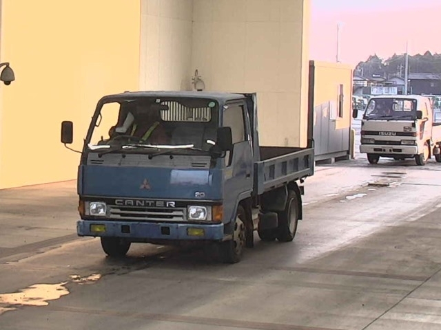 MITSUBISHI CANTER Dump