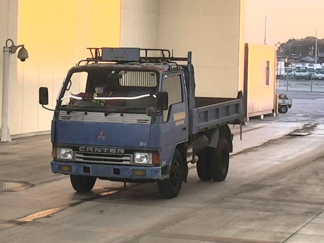 MITSUBISHI CANTER Dump