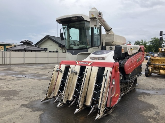 YANMAR COMBINE  HARVESTER GC 698