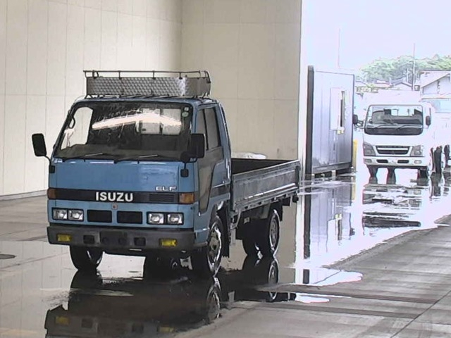 ISUZU ELF Gila