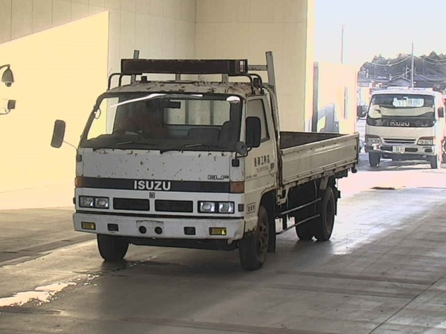 ISUZU ELF Gila