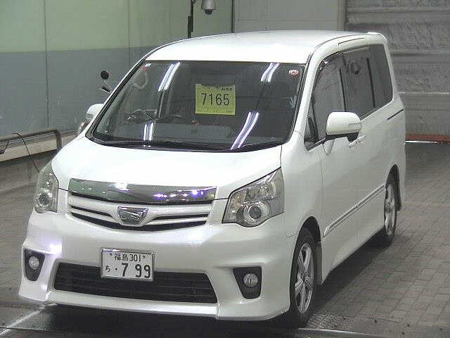 TOYOTA NOAH SI