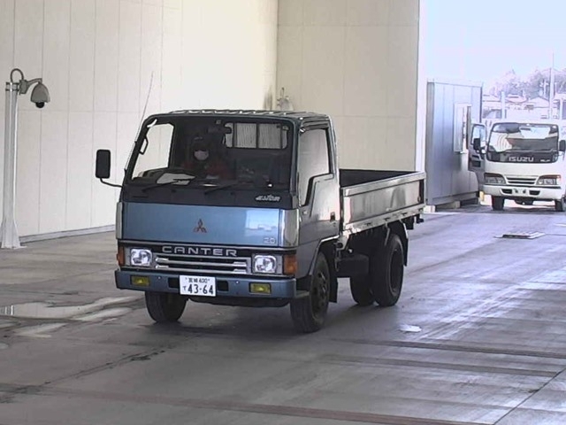 MITSUBISHI CANTER
