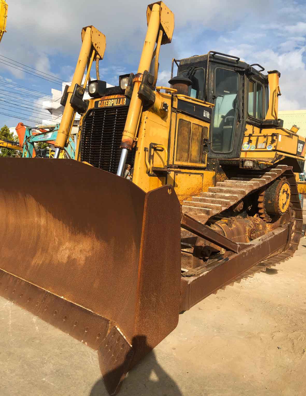 CATERPILLAR DOZER