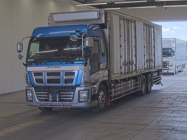 ISUZU GIGA