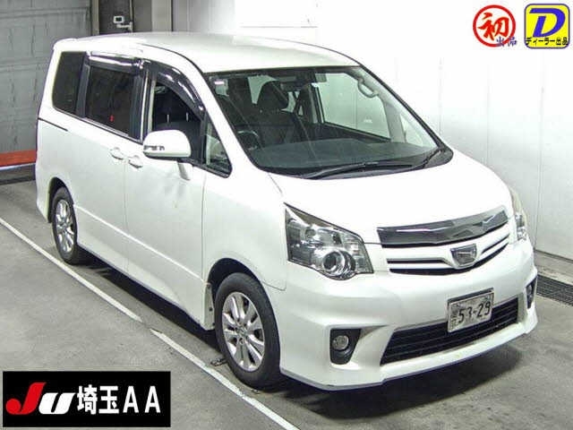 TOYOTA NOAH SI