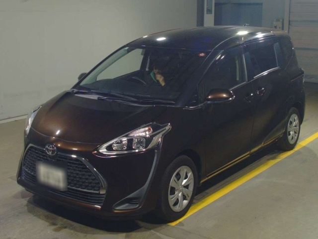 TOYOTA SIENTA Base X