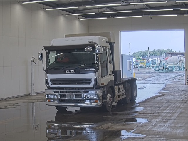 ISUZU GIGA TRACTOR 