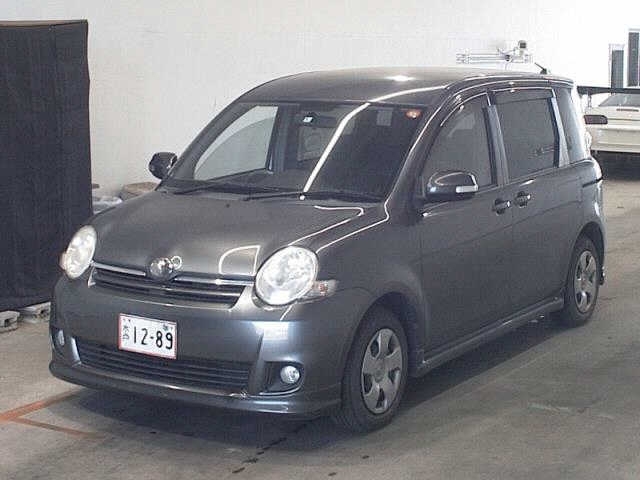 TOYOTA SIENTA X LTD